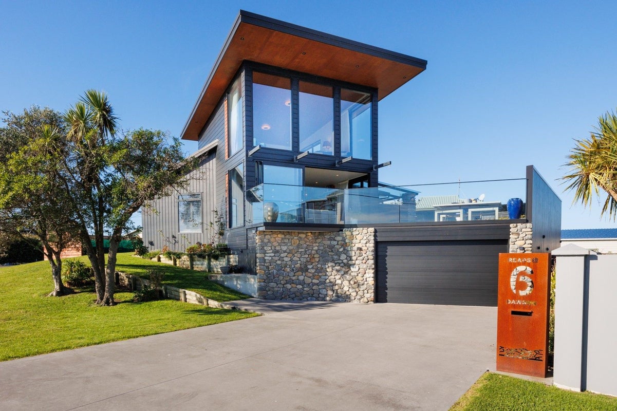 6 Dawson Street, Foxton Beach, Foxton - Carousel 1