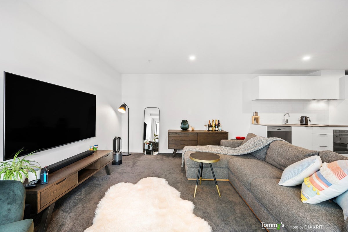 E904/160 Victoria Street, Te Aro, Wellington - Carousel 2