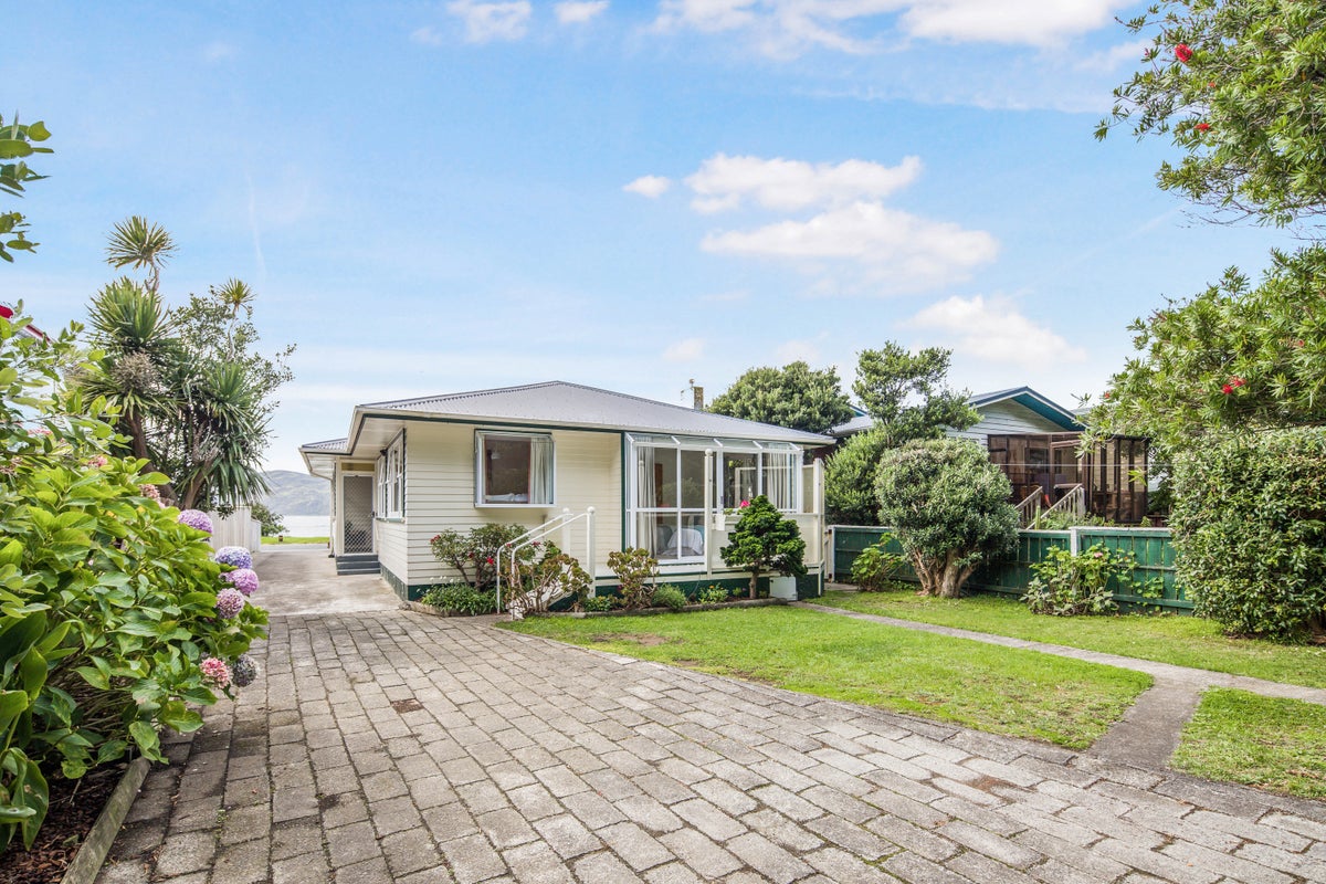 121 Breaker Bay Road, Breaker Bay, Wellington - Carousel 1