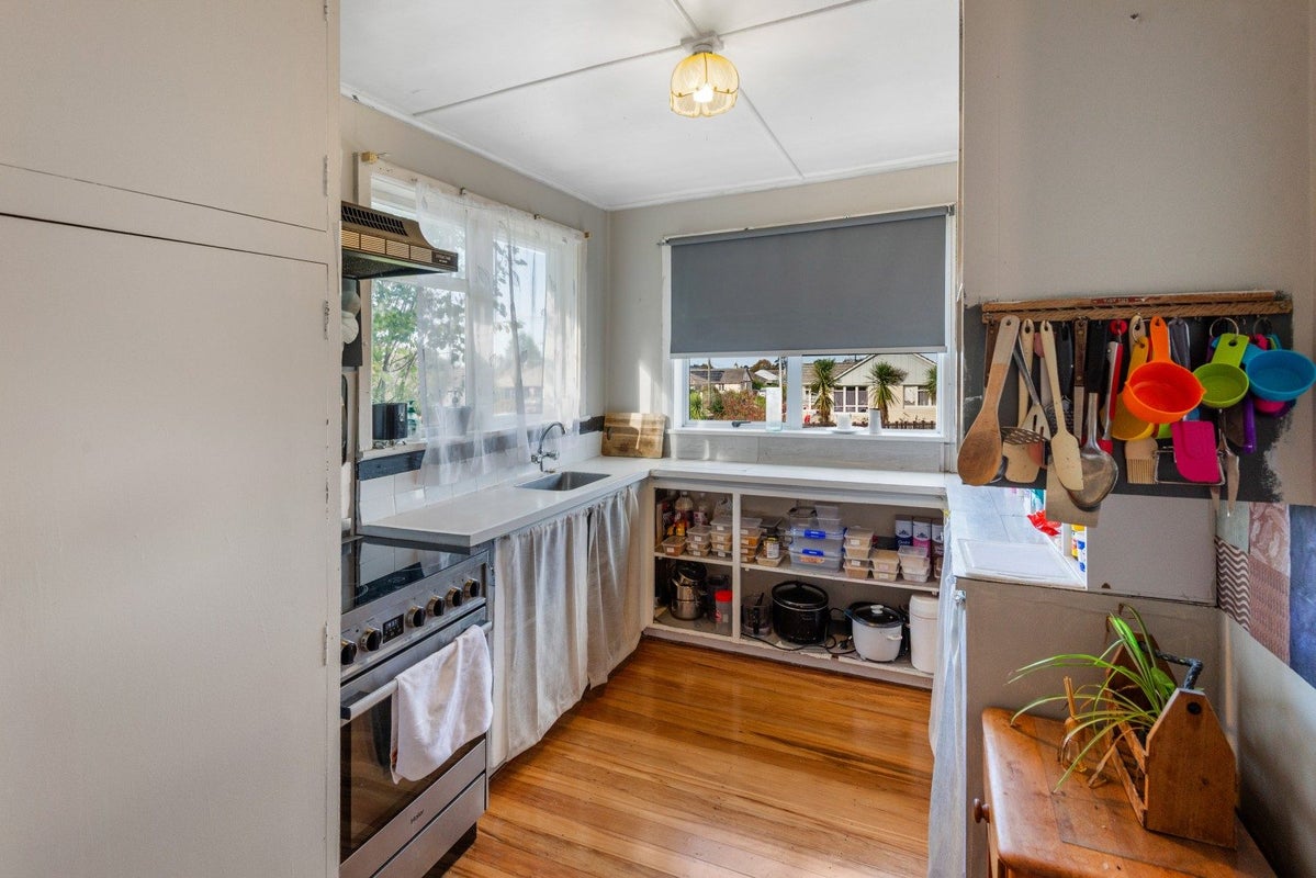 18 McLean Street, Oamaru North, Oamaru - Carousel 2