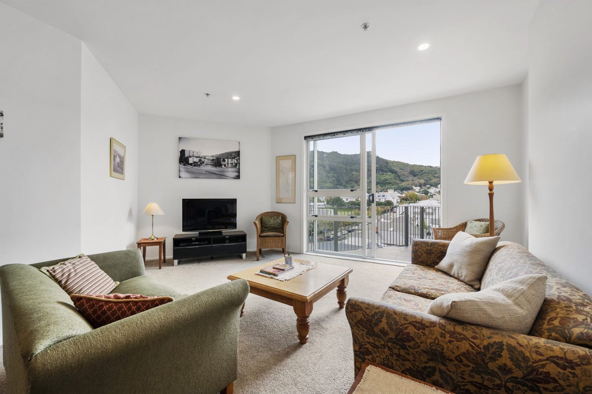 401/107 Thorndon Quay, Pipitea, Wellington - Carousel 2