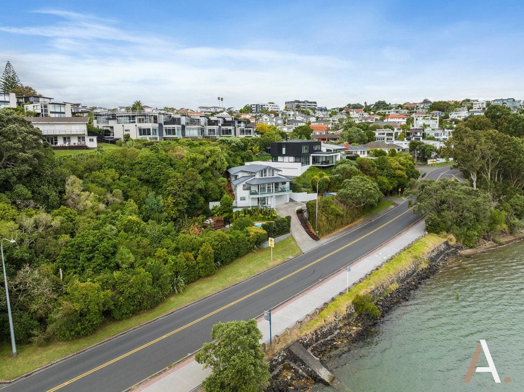 8 Ngapipi Road, Orakei, Auckland - Carousel 32