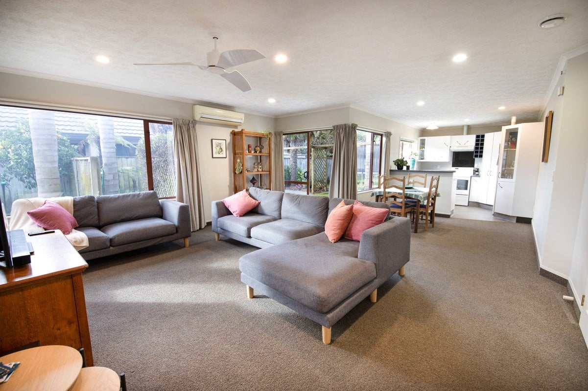 19 Bucksburn Place, Greenmeadows, Napier - Carousel 2