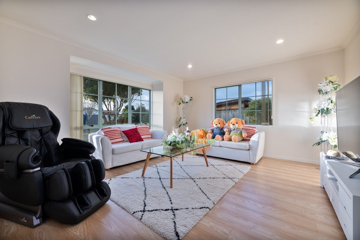 20 Freestone Place, Henderson, Auckland - Carousel 1