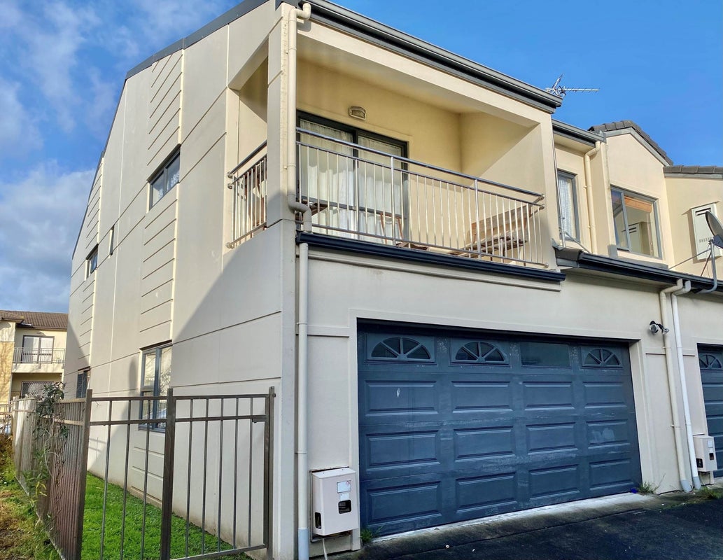12 Triumph Road, Flat Bush, Auckland - Carousel 6