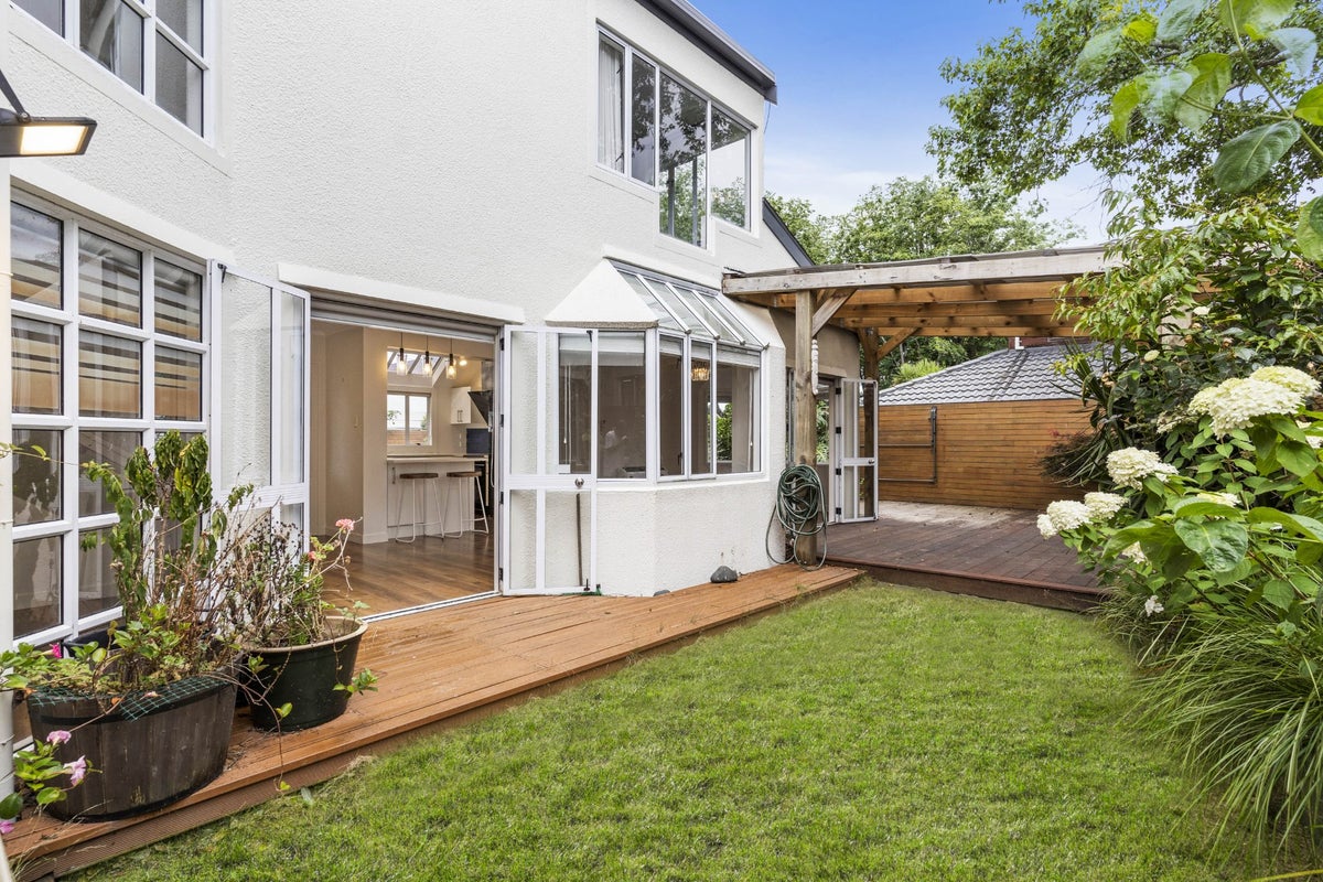 3/1 Bracken Avenue, Epsom, Auckland - Carousel 2