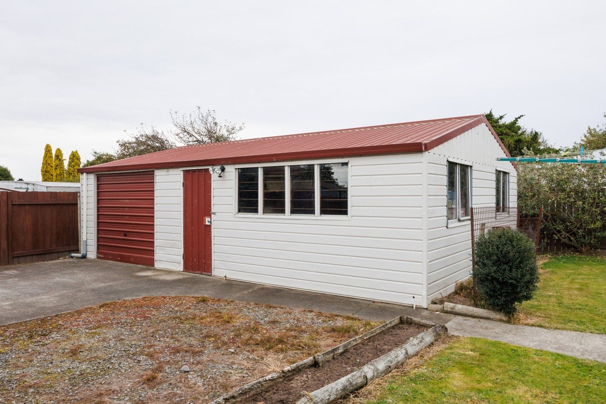 5 Cargill Grove, Kelvin Grove, Palmerston North - Carousel 26