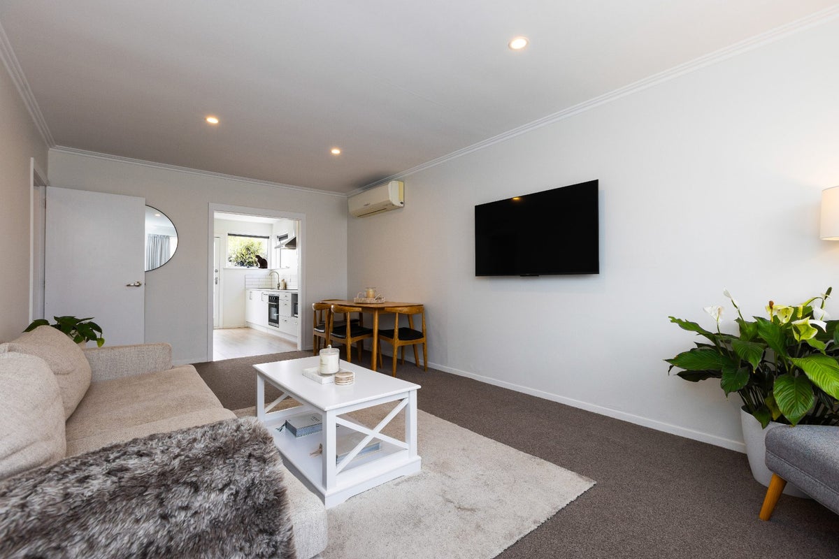 3/9 Pitt Place, St Albans, Christchurch - Carousel 2