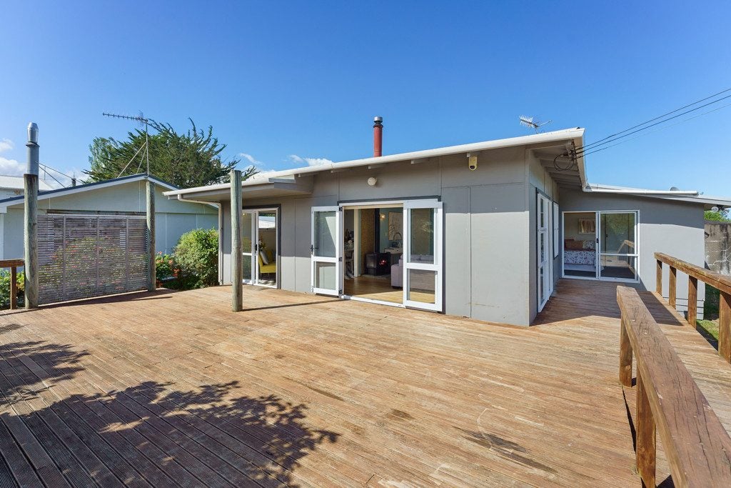 4 Hokio Road, Hokio Beach, Levin - Carousel 1