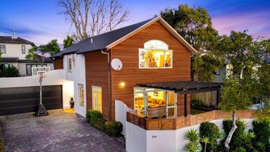 52B James Laurie Street, Henderson, Auckland - Carousel 1
