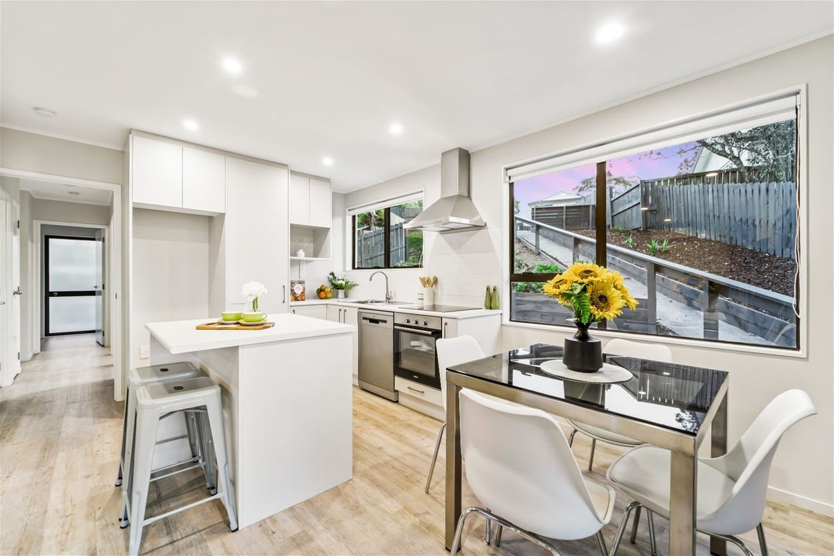 43 Danube Lane, Glen Eden, Auckland - Carousel 2