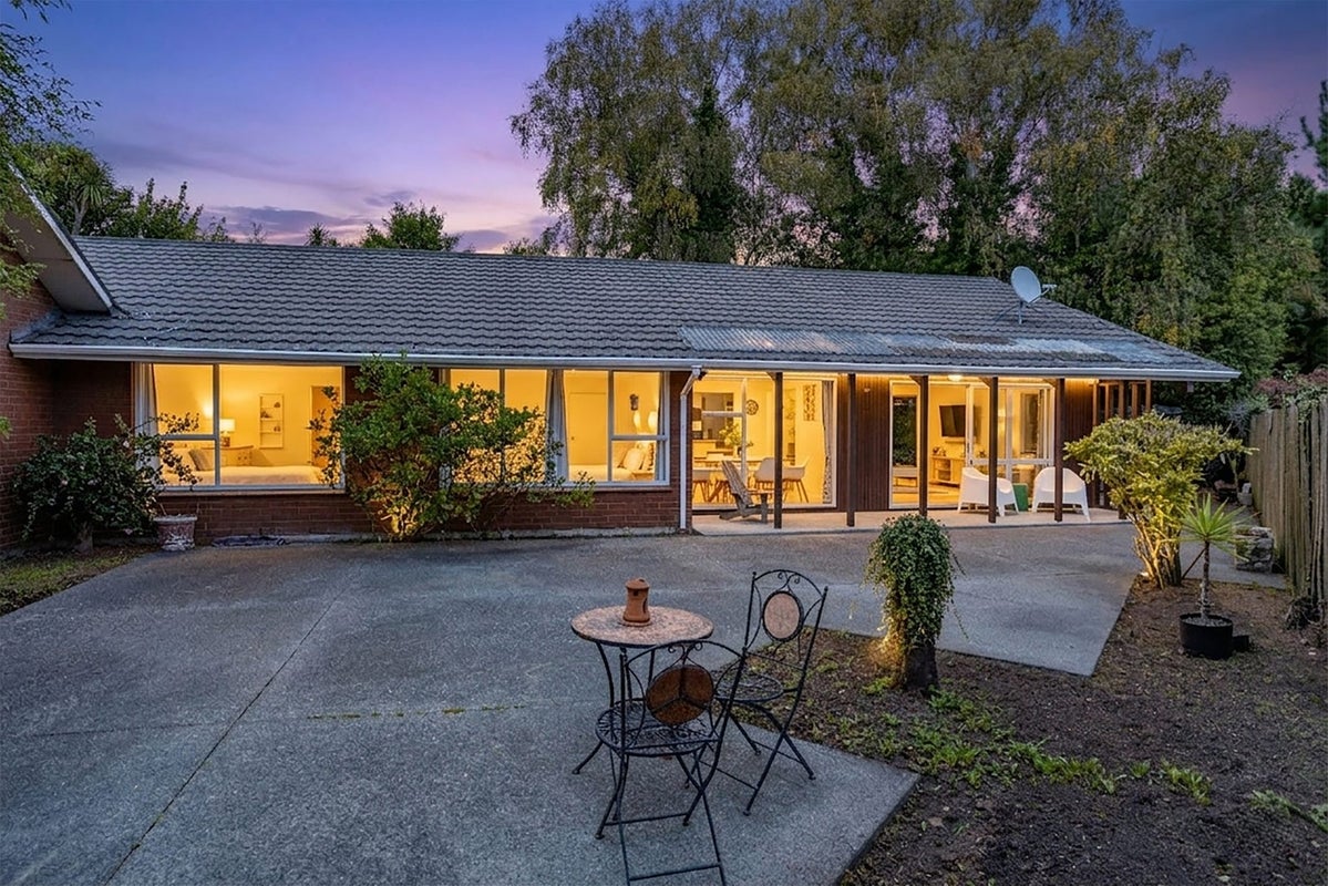 2/38A GREERS ROAD, Burnside, Christchurch - Carousel 1