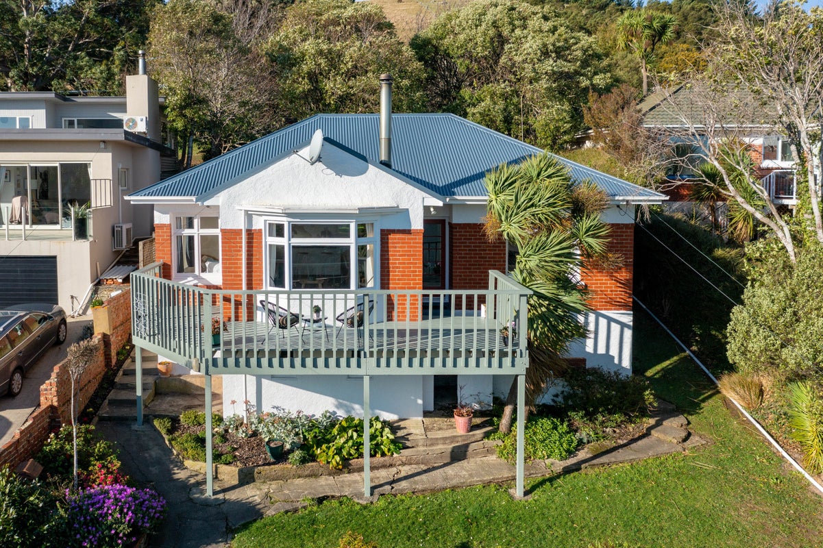 47 Wharfdale Street, Macandrew Bay, Dunedin - Carousel 2