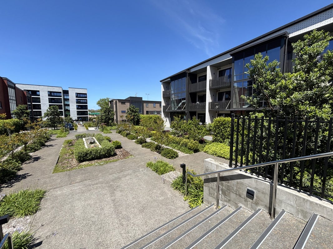 102/36B Greenslade Crescent, Northcote, Auckland - Carousel 14