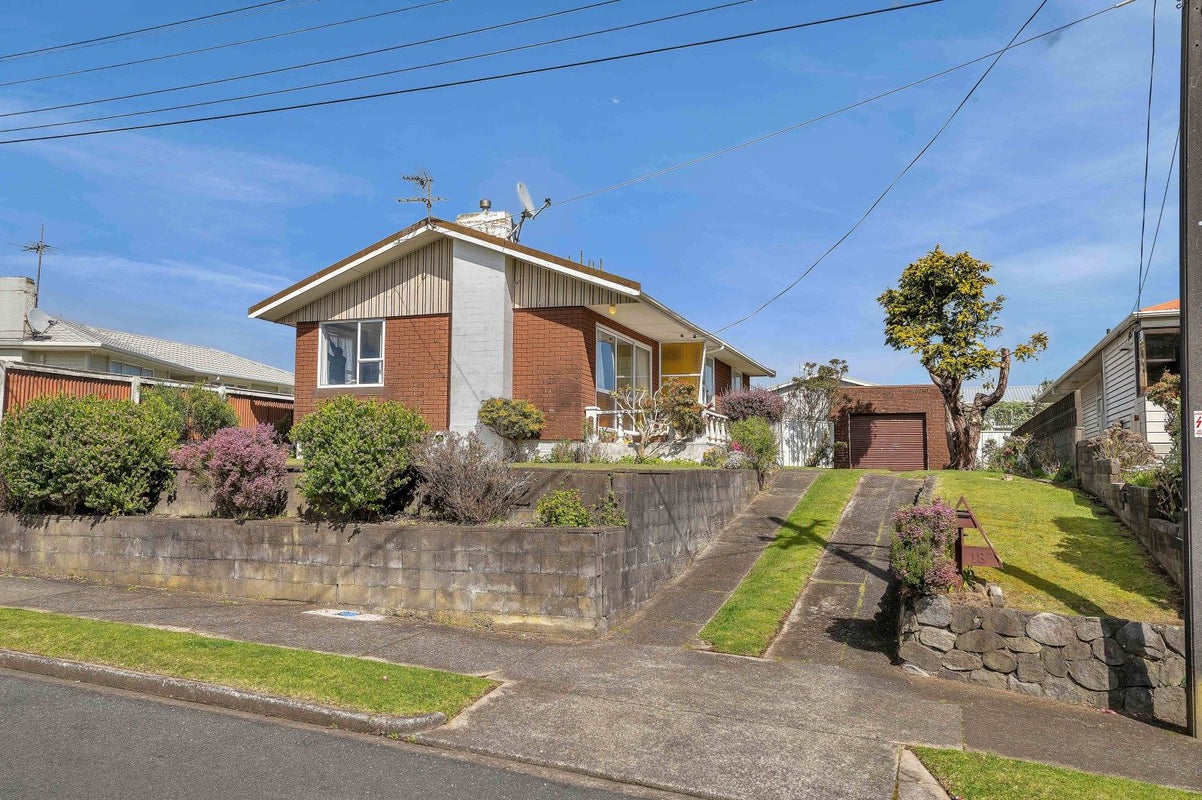 18 Belair Avenue, Blagdon, New Plymouth - Carousel 14
