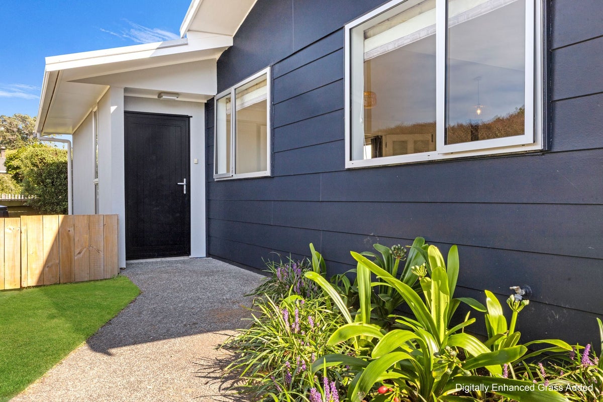 9 Ambury Place, Merrilands, New Plymouth - Carousel 2