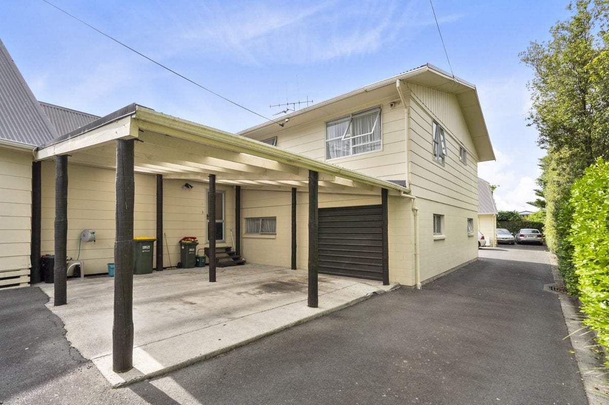 222B Old Farm Road, Hamilton East, Hamilton - Carousel 1