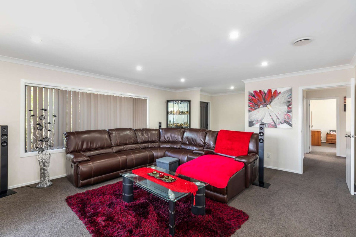 57 Cartmel Avenue, Massey, Auckland - Carousel 2