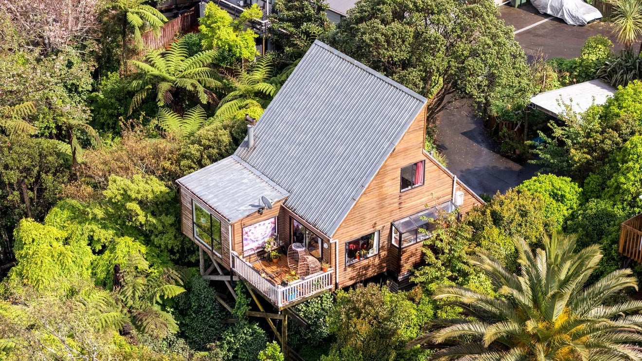 13E Wallace Place, Westown, New Plymouth - Carousel 1