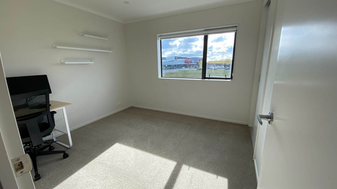 10 Kamana Road, Flat Bush, Auckland - Carousel 10