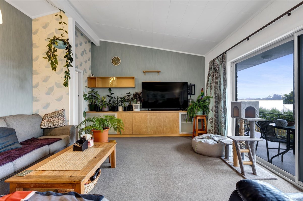 18D Montana Place, Merrilands, New Plymouth - Carousel 2