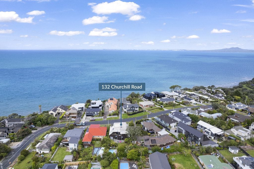 132 Churchill Road, Rothesay Bay, Auckland - Carousel 1