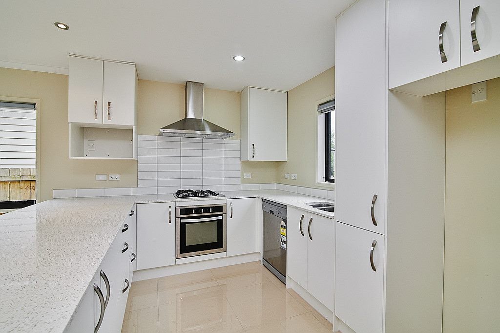 33 Springvale Drive, Fairview Heights, Auckland - Carousel 2