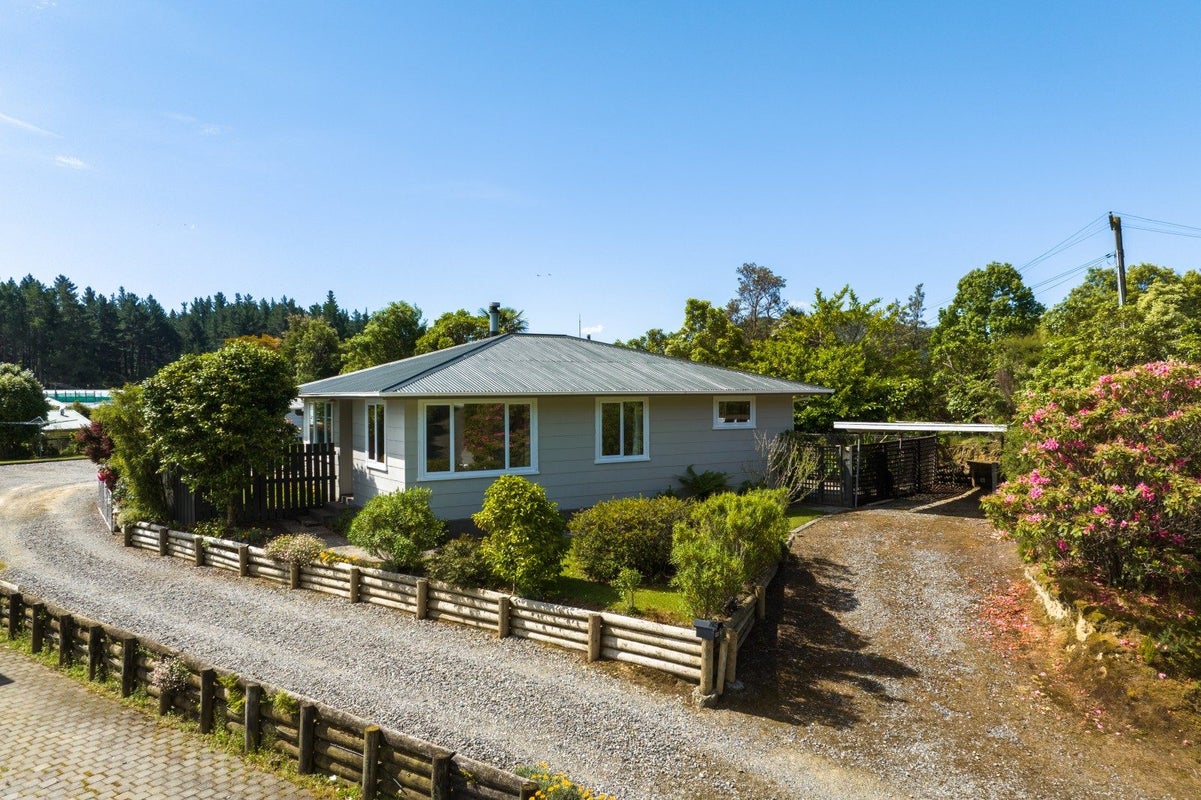 169 Waikawa Road, Picton - Carousel 1