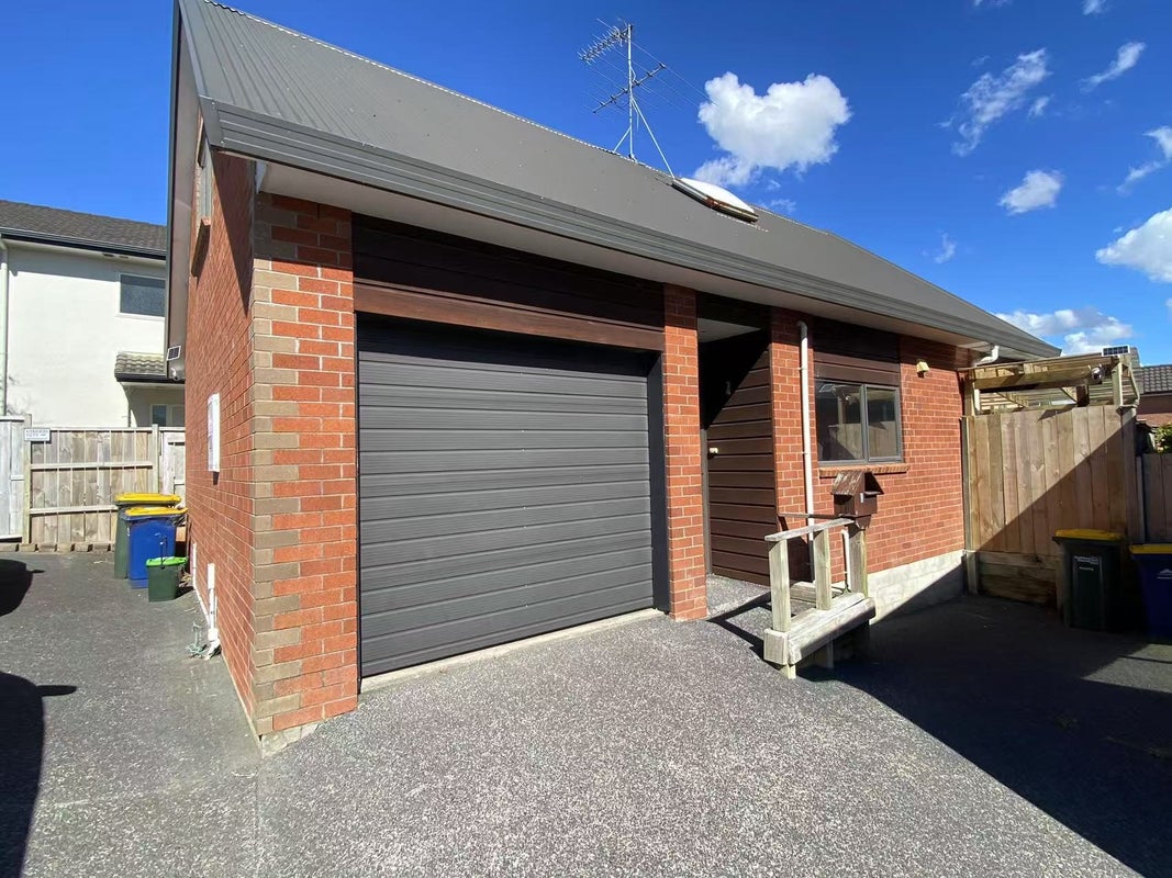 13/37 Fields Parade, Oteha, Auckland - Carousel 1