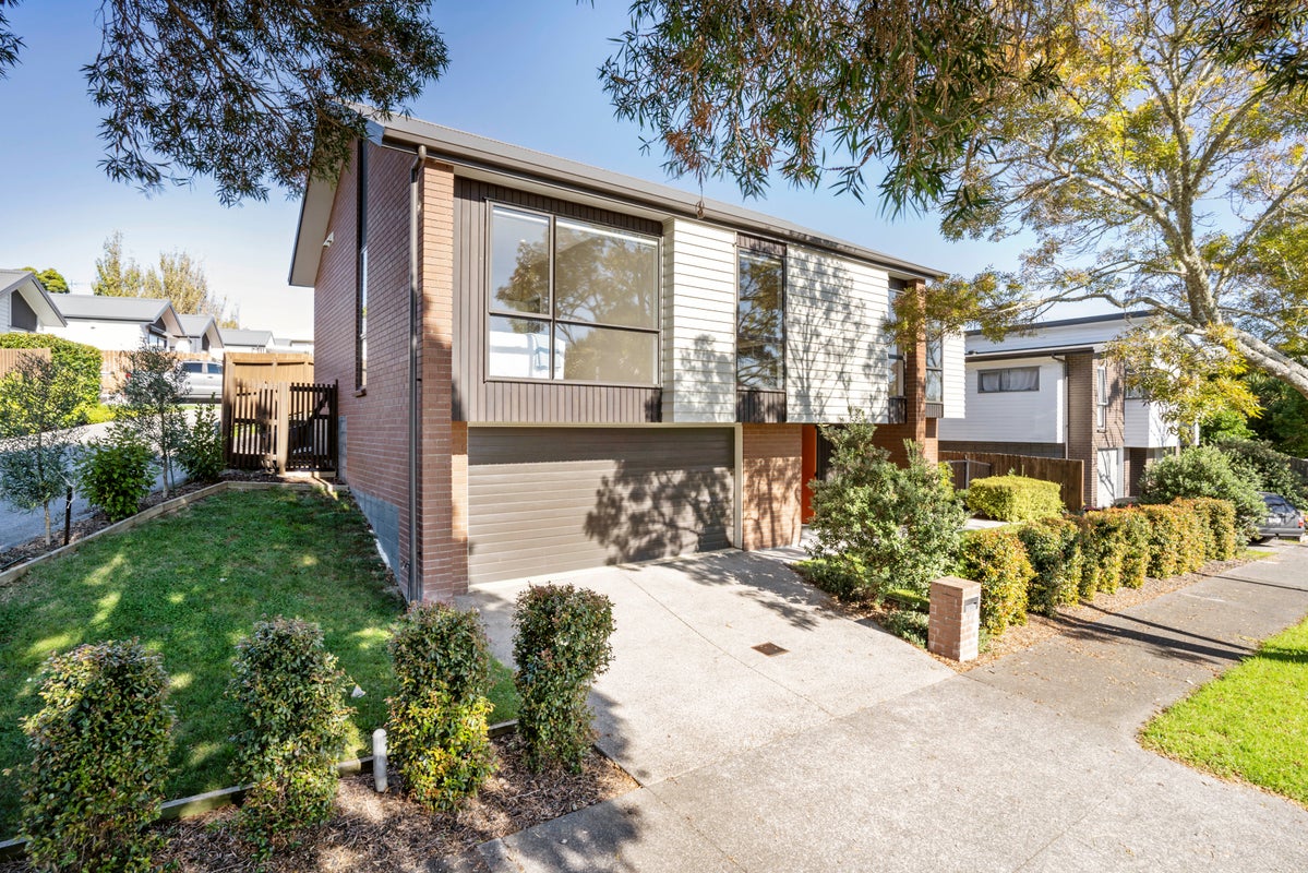 22 Merfield Street, Glen Innes, Auckland - Carousel 1