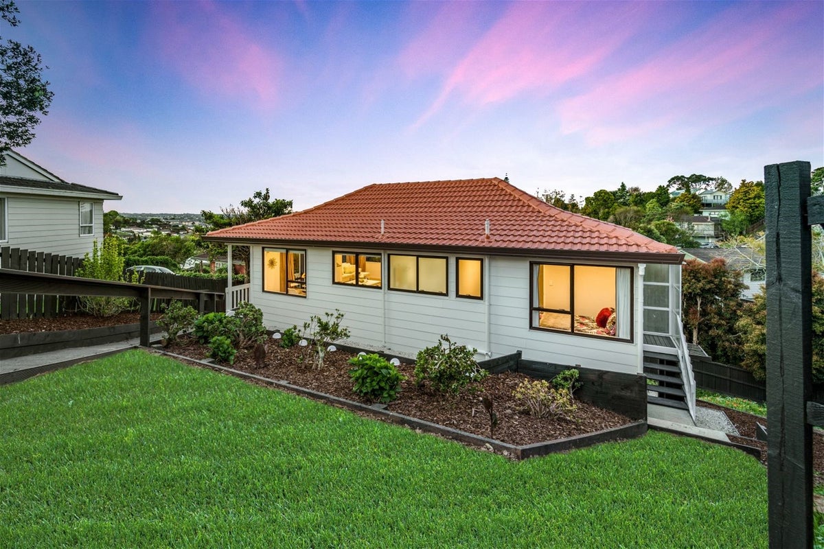 43 Danube Lane, Glen Eden, Auckland - Carousel 1