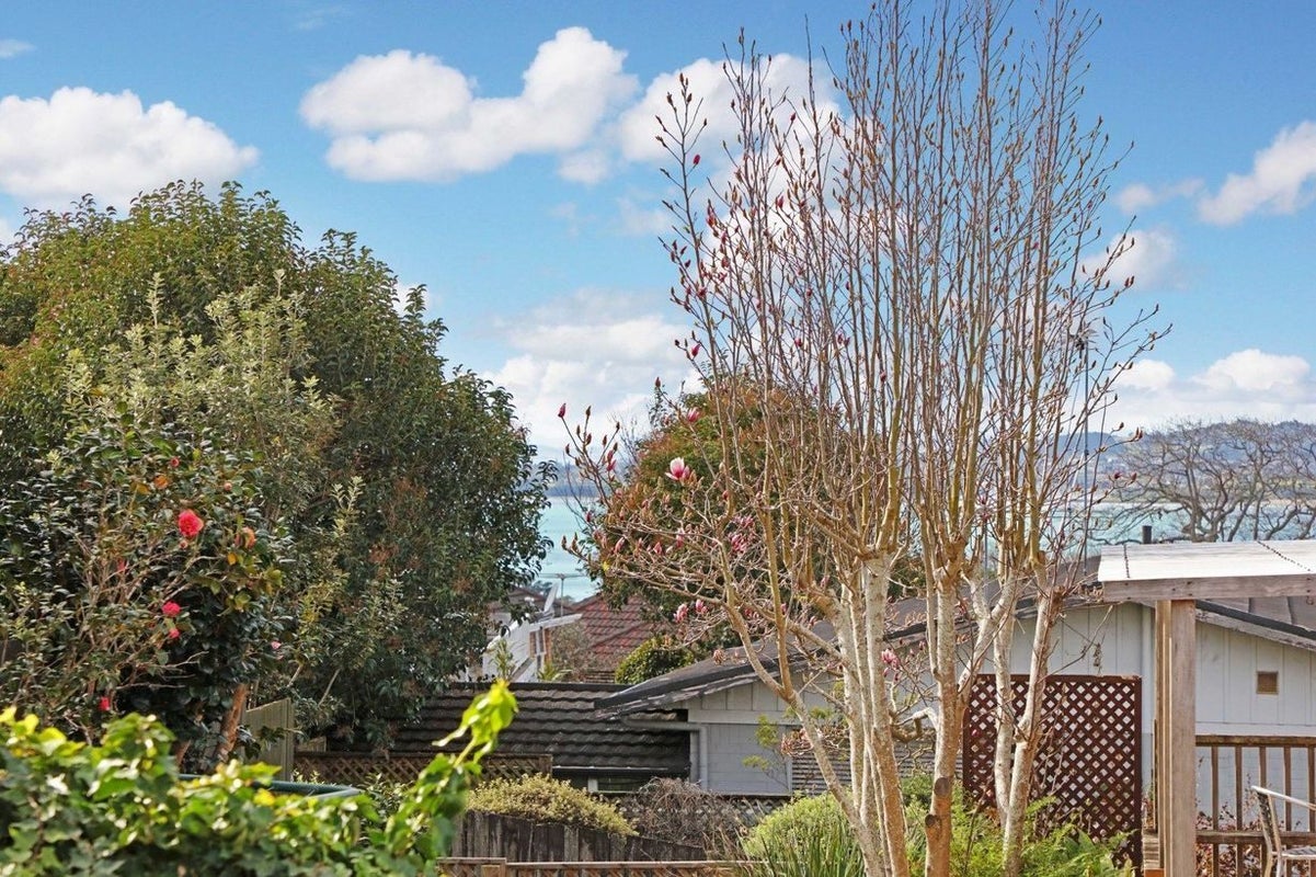 2/16 Ridge Road, Howick, Auckland - Carousel 2