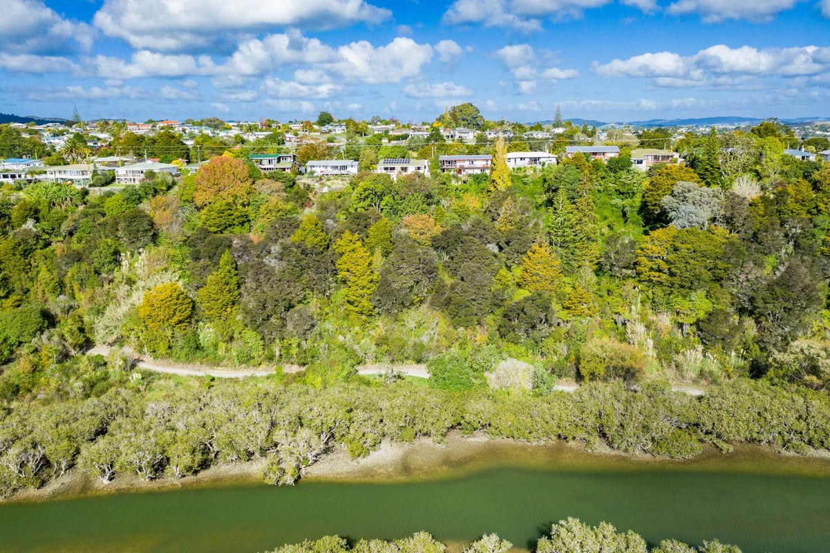 22 George Point Road, Onerahi, Whangarei - Carousel 2