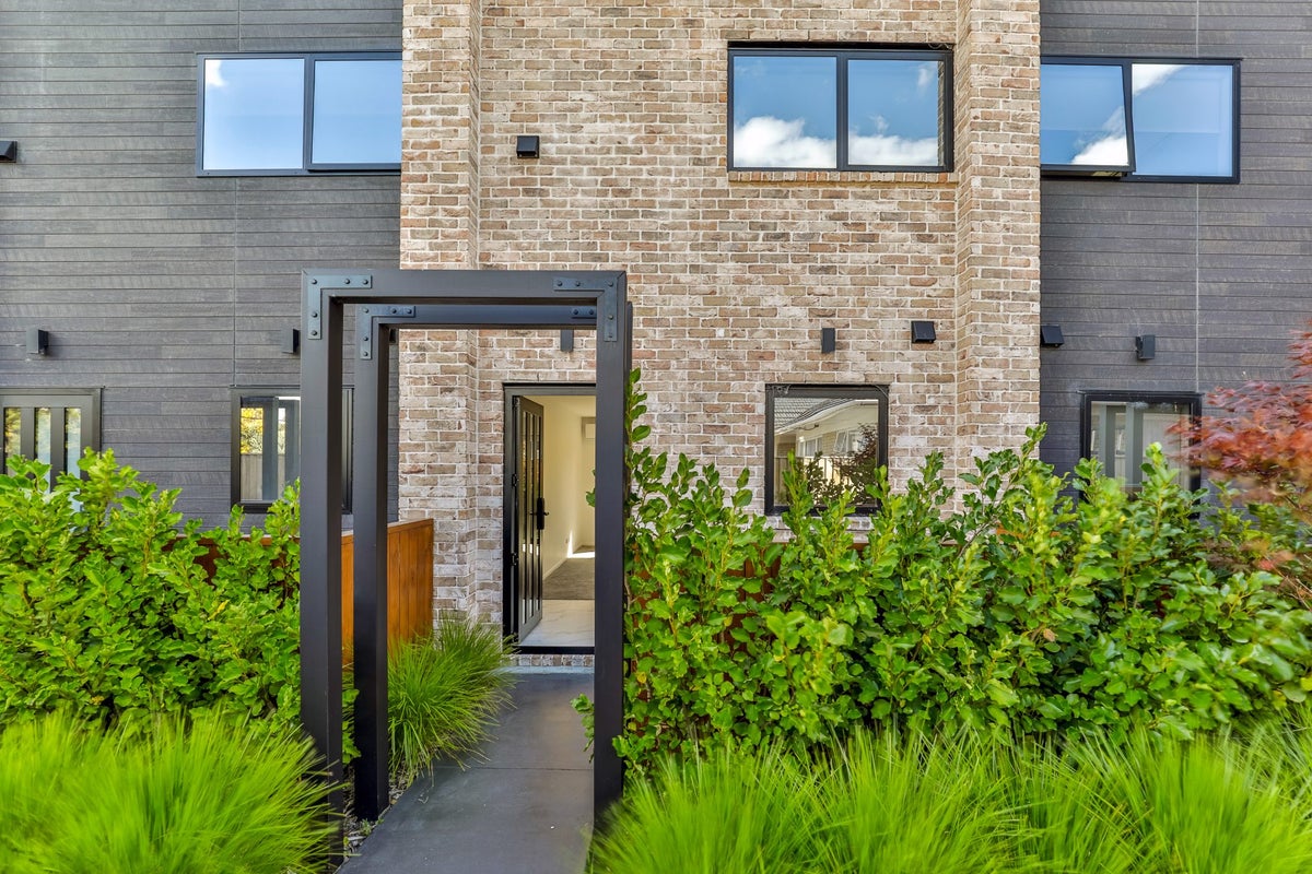6/57 Taikata Road, Te Atatu Peninsula, Auckland - Carousel 2