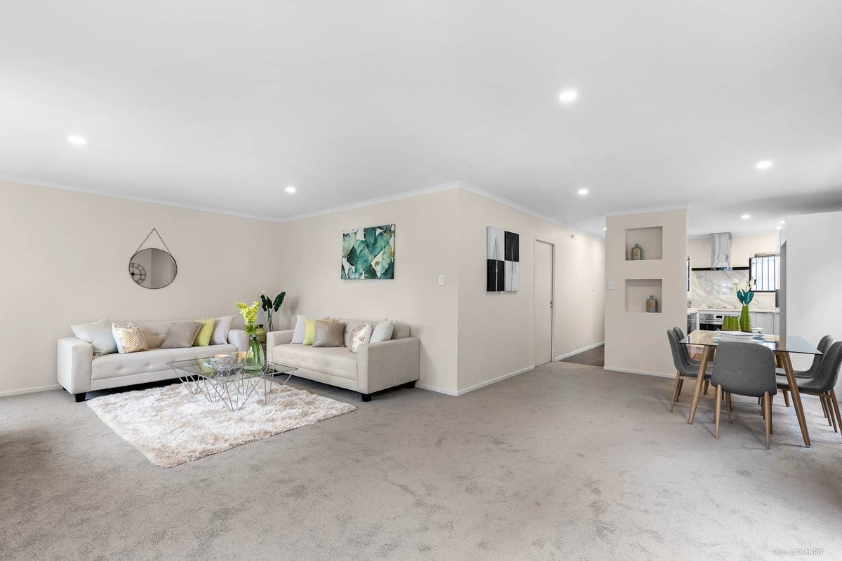 95 Fernhill Way, Oteha, Auckland - Carousel 2