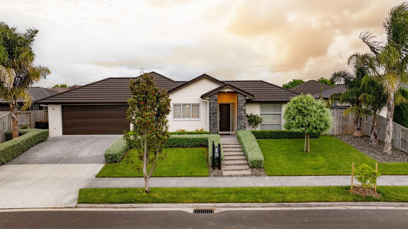 33 Batten Drive, Flagstaff, Hamilton - Carousel 1