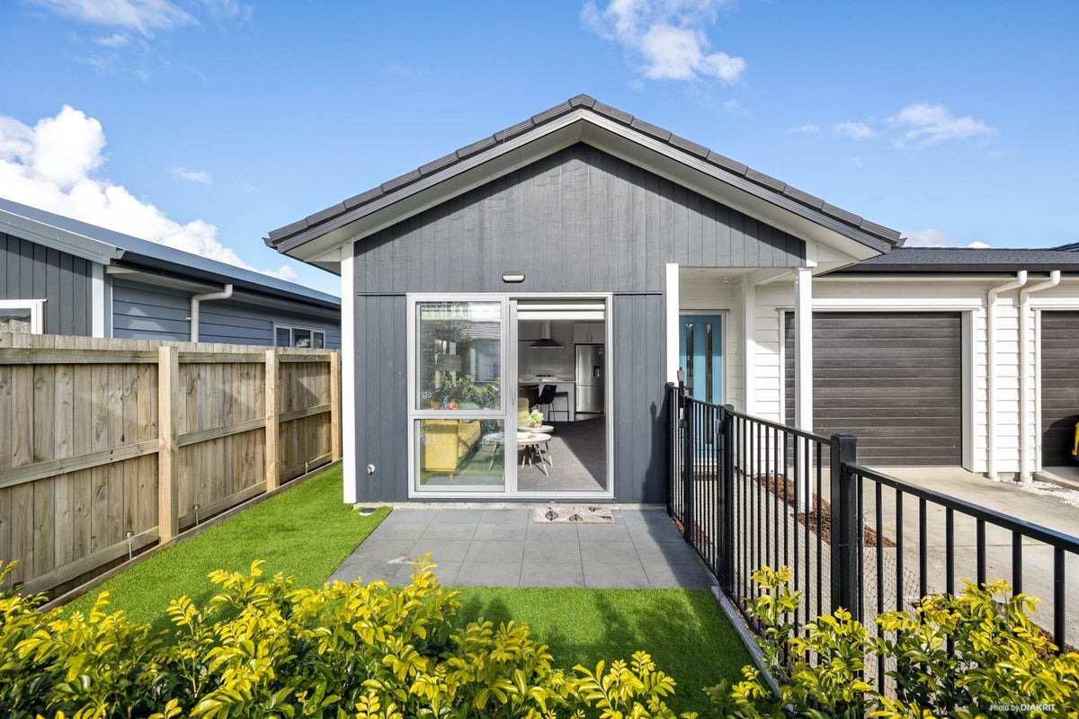 83 Kuaka Drive, Takanini, Auckland - Carousel 2