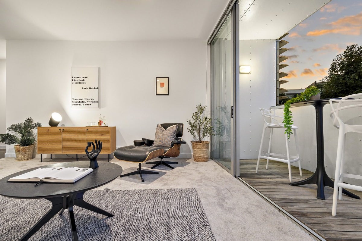 2A/8 Fisher-point Drive, Freemans Bay, Auckland - Carousel 1