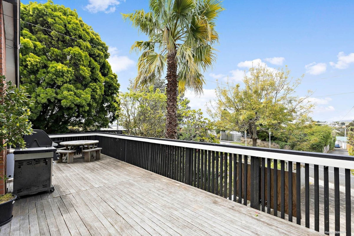 77 Willerton Avenue, New Lynn, Auckland - Carousel 2