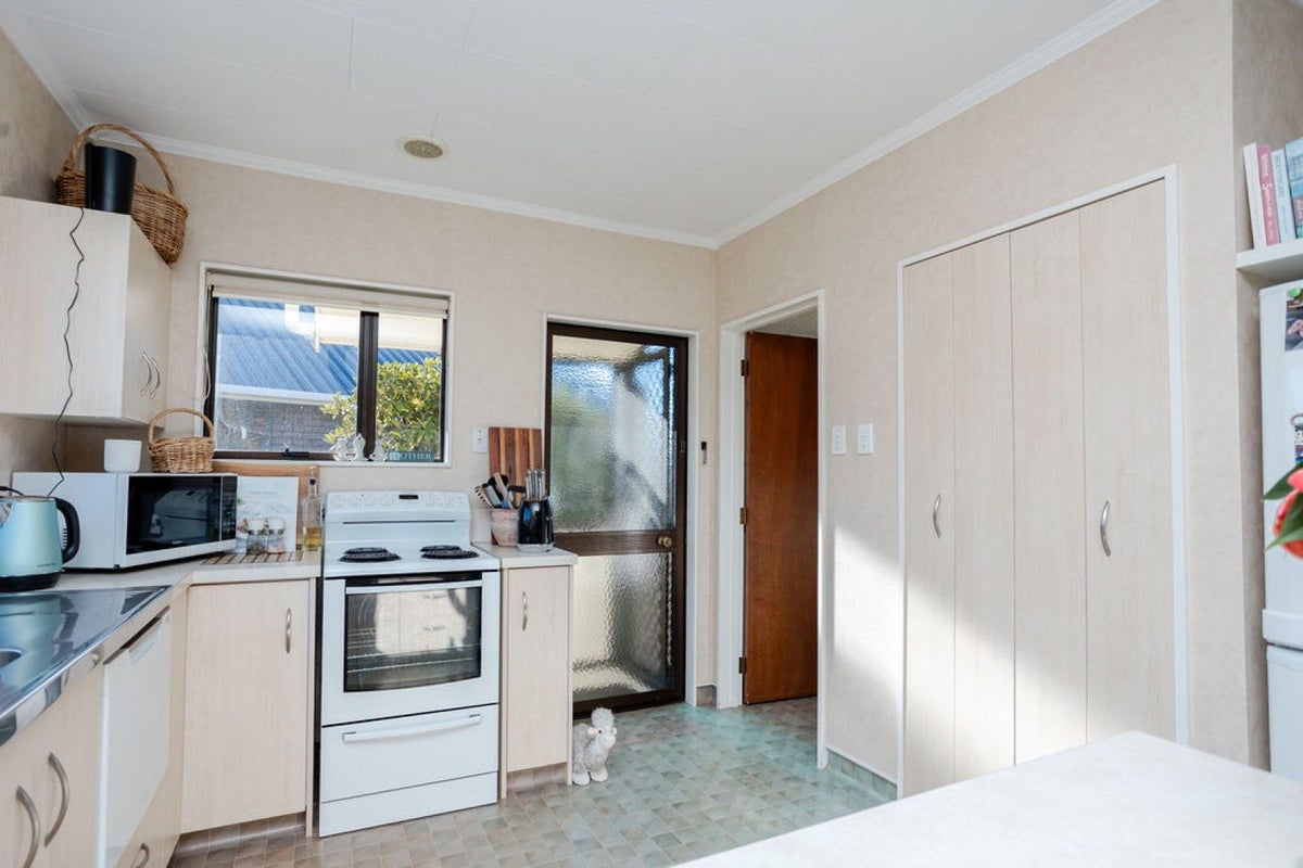 12B Victoria Avenue, Dannevirke, Dannevirke - Carousel 2