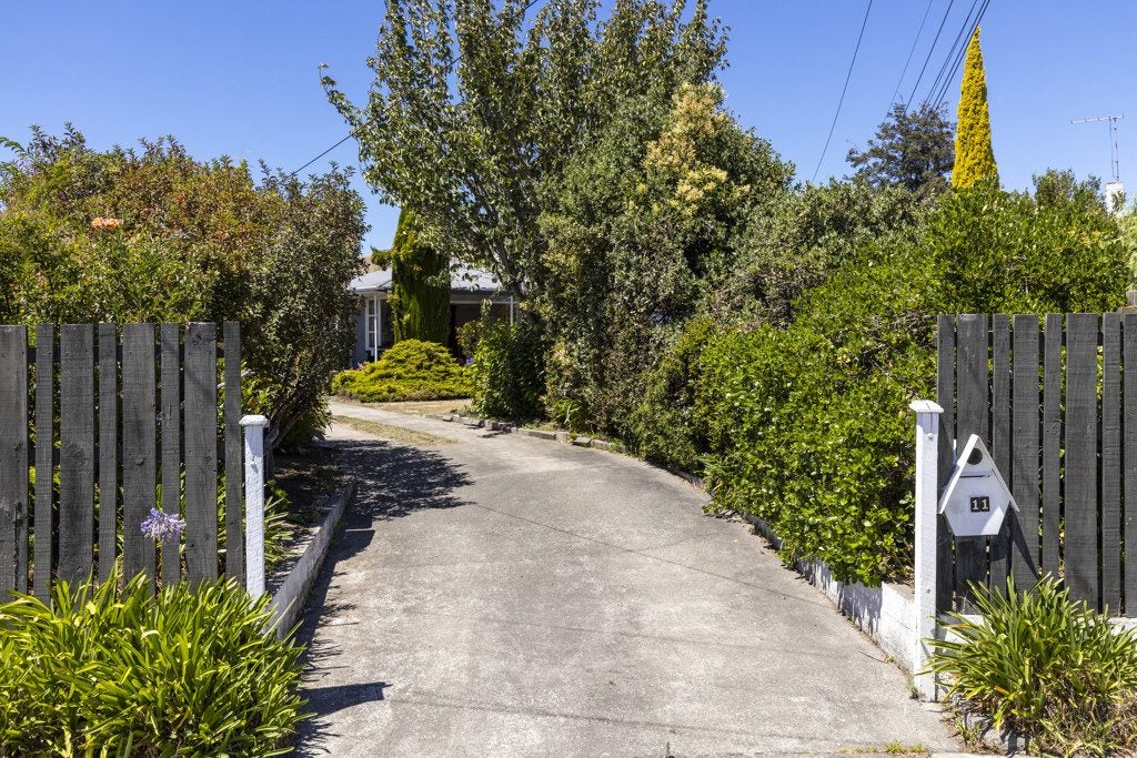 11 Washington Crescent, Redwoodtown, Blenheim - Carousel 1