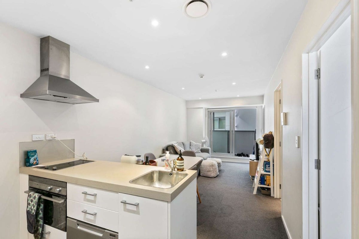 818/74 Taranaki Street, Te Aro, Wellington - Carousel 2