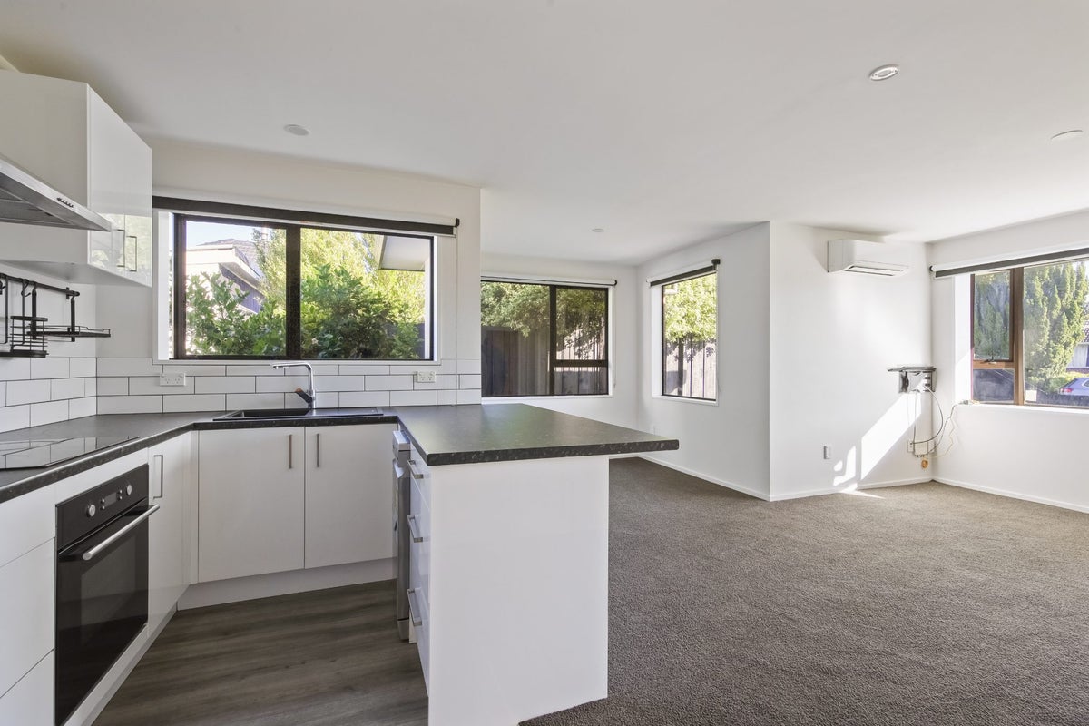 16 Bourne Crescent, Papanui, Christchurch - Carousel 1
