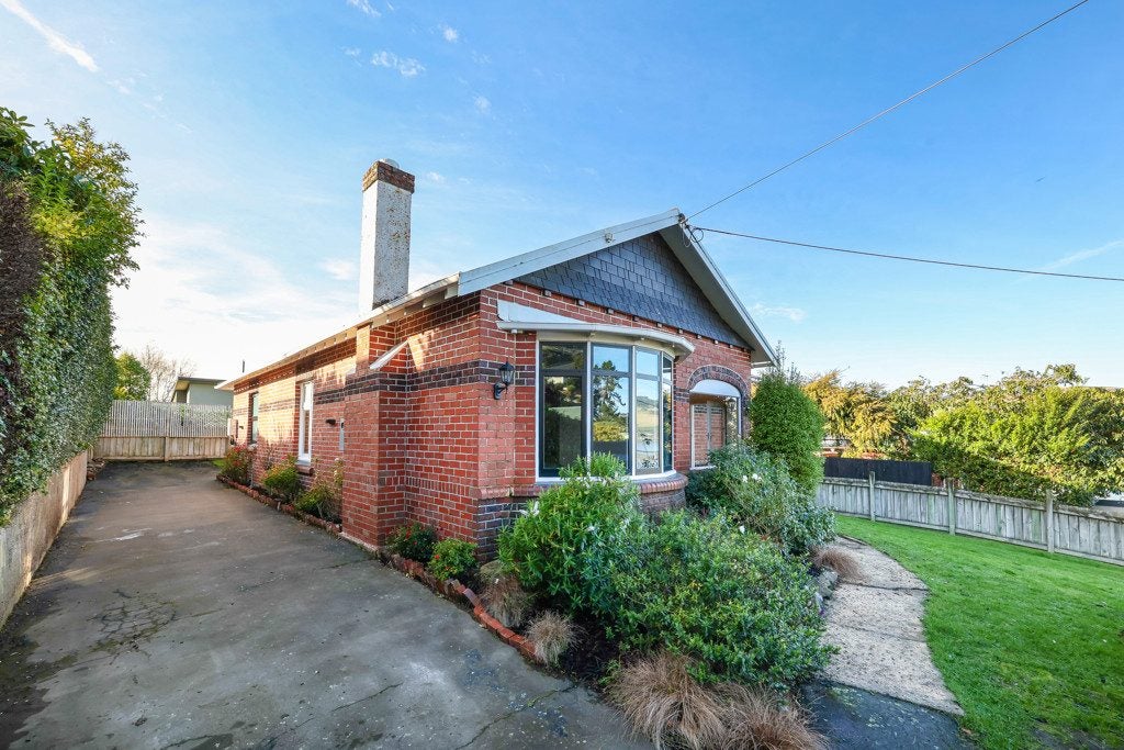 10 Huia Street, Saint Leonards, Dunedin, Otago - Carousel 1