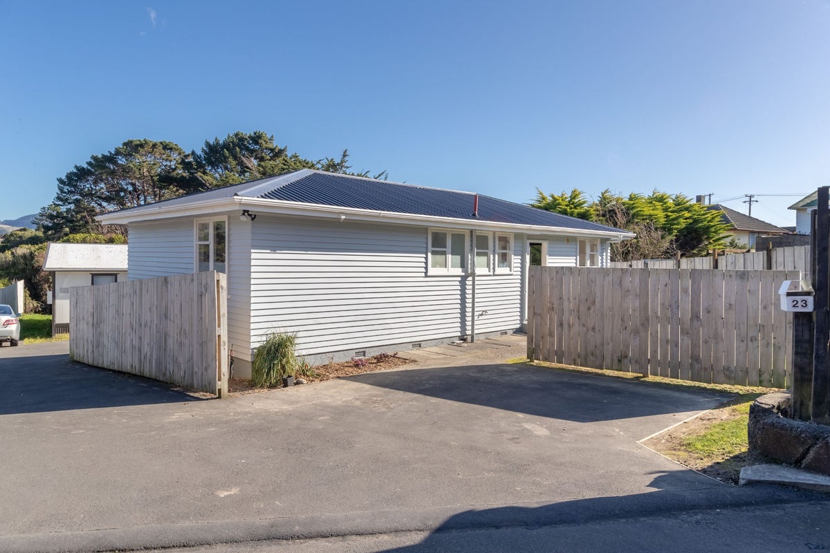 23 Dorset Grove, Cannons Creek, Porirua - Carousel 1