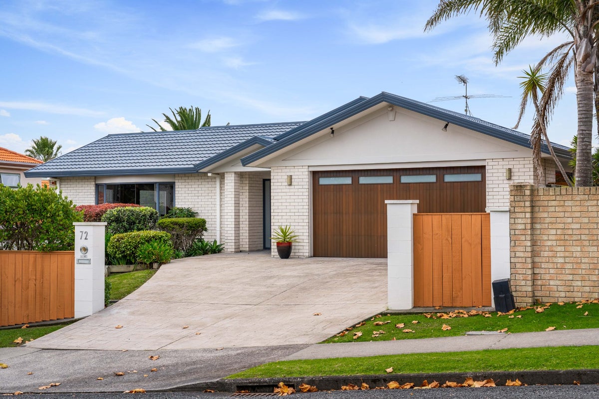 72 Marina View Drive, West Harbour, Auckland - Carousel 1