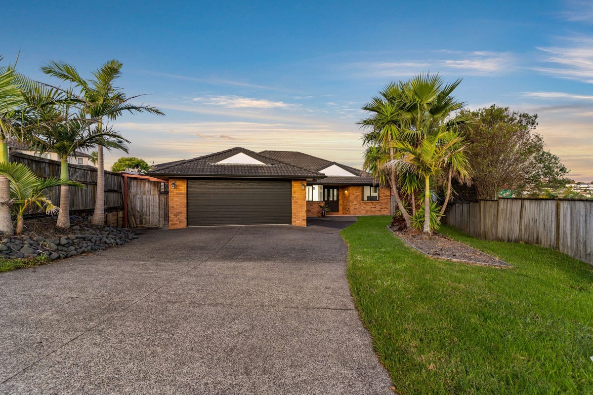 21 Rosses Place, Pinehill, Auckland - Carousel 1