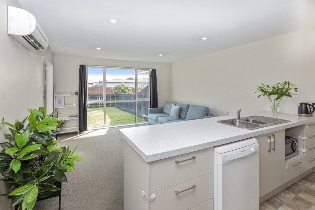 16B Voss Street, Shirley, Christchurch - Carousel 2
