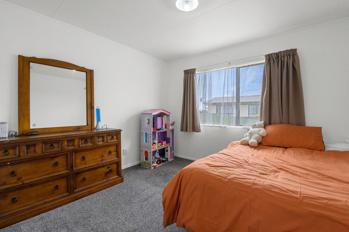 33 Sunrise Avenue, Owhata, Rotorua - Carousel 16