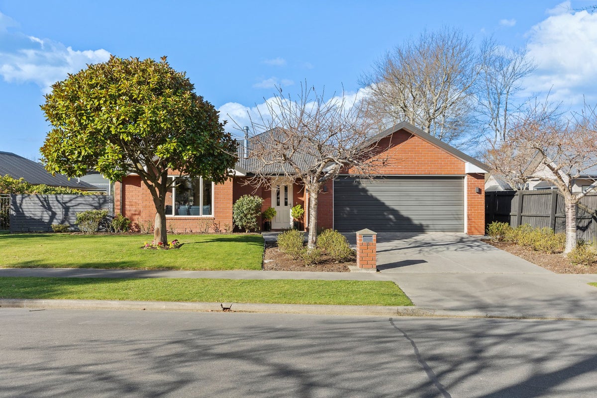 18 Woodhurst Drive, Casebrook, Christchurch - Carousel 23
